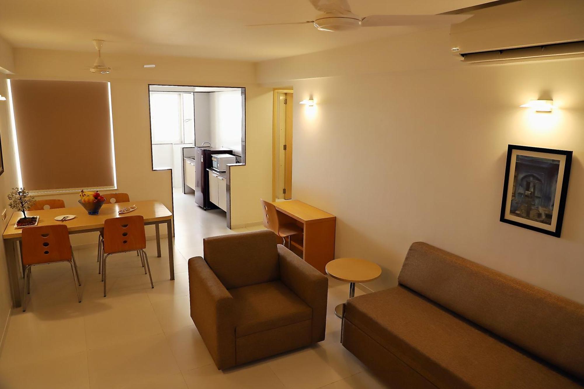 Quality Inn Patria Suites, Rajkot Exterior foto