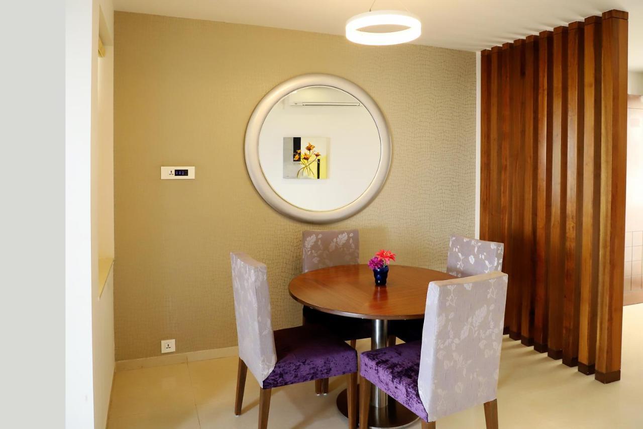 Quality Inn Patria Suites, Rajkot Exterior foto